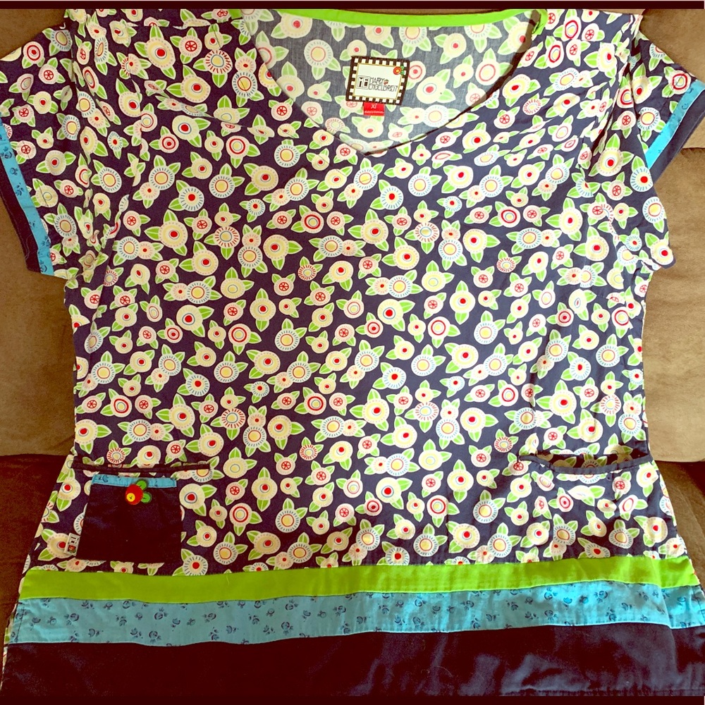XL Mary Engelbreit Scrub Top